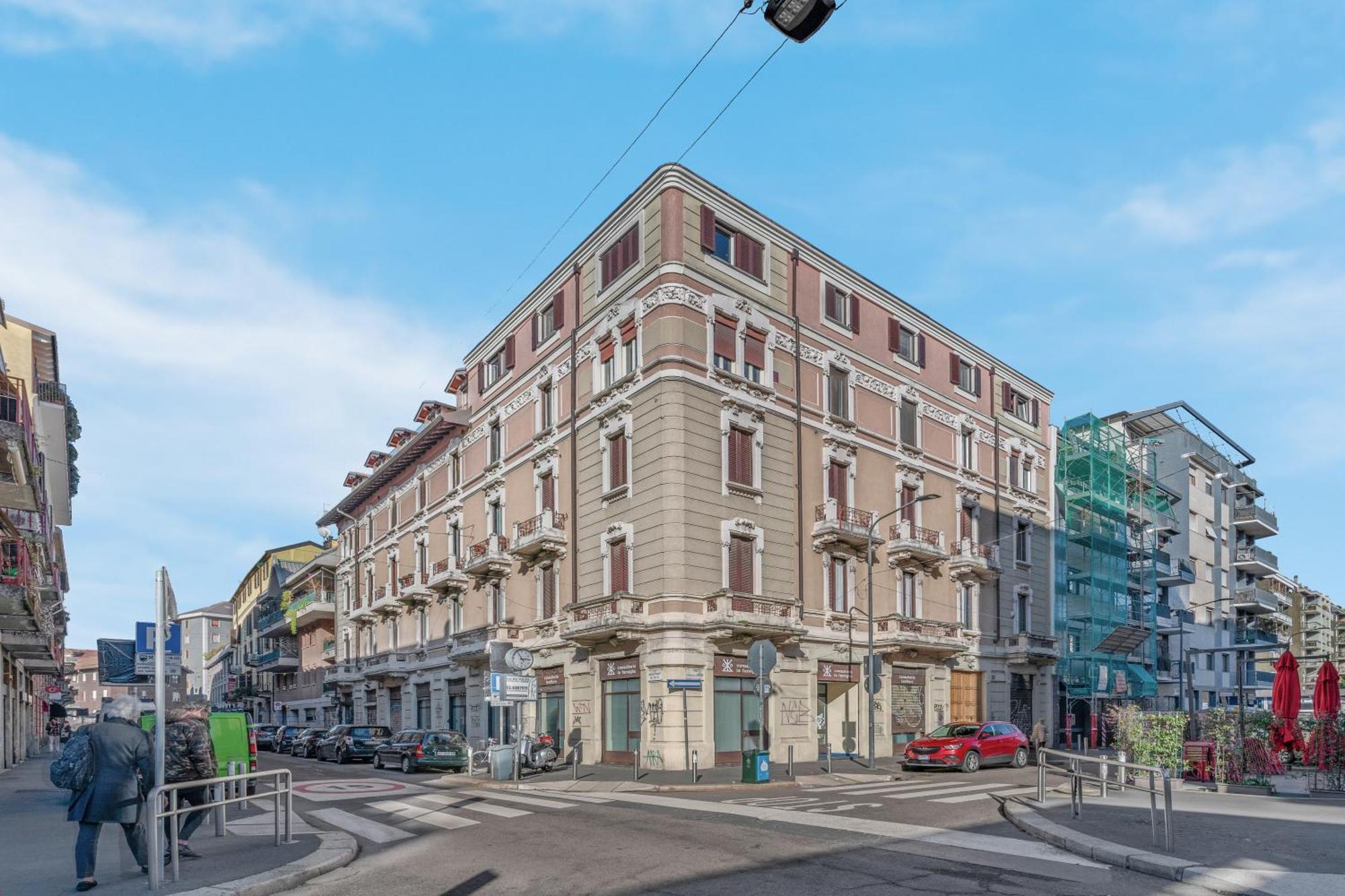 Duomo-isola Design-self Check-in Milan